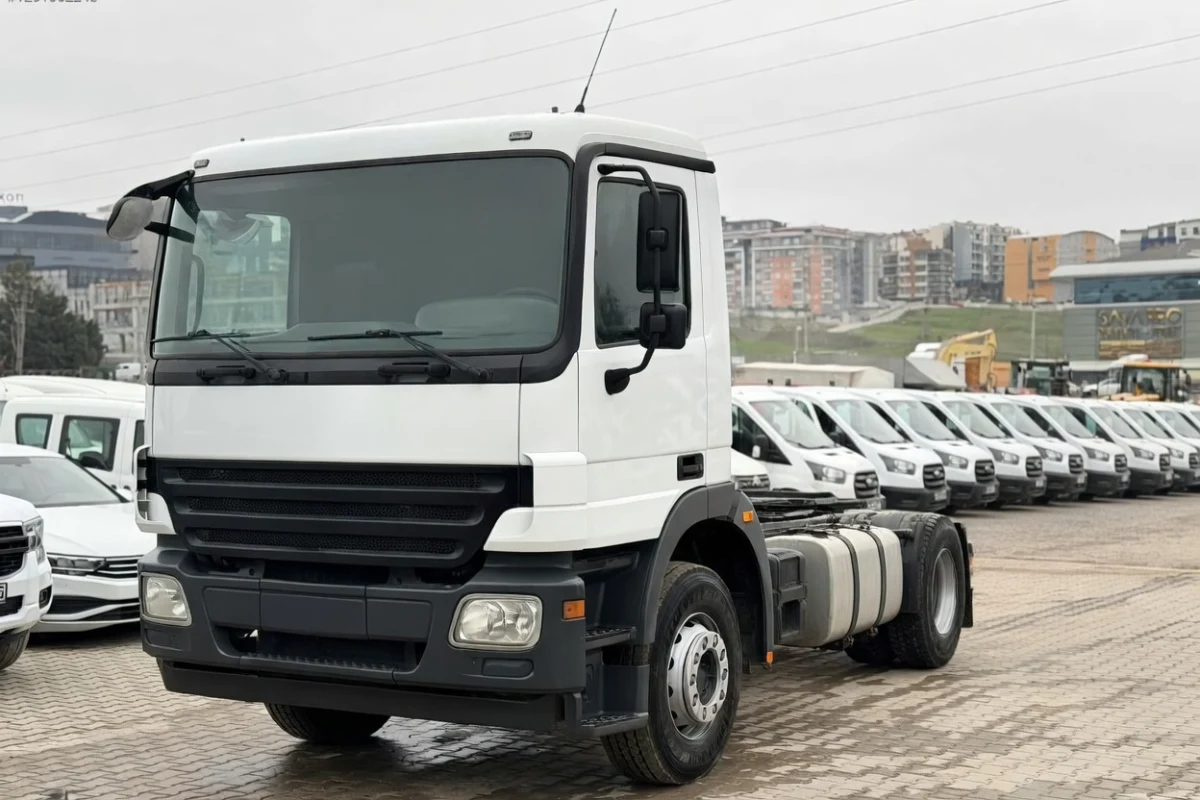 Tracteur Routier Haute Performance - Votre Allié Logistique